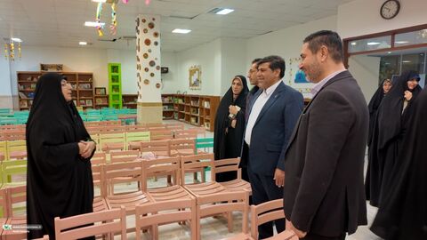 بازدید استاندار قم از رویداد مادرانه و دخترانه «شاددُخت»