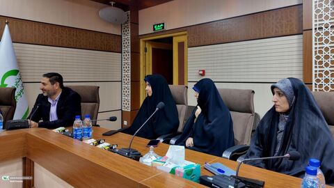 بازدید استاندار قم از رویداد مادرانه و دخترانه «شاددُخت»