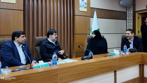 بازدید استاندار قم از رویداد مادرانه و دخترانه «شاددُخت»