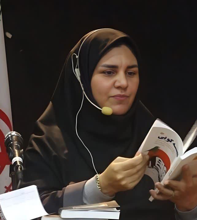 حضور داوری مجرب از دیار لرستان در جشنواره قصهگویی کرمانشاه