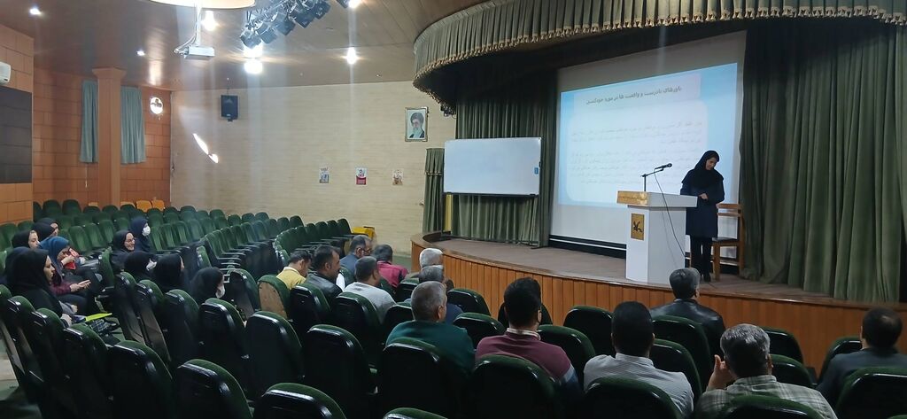 کارگاه‌های سلامت روان و سبک زندگی سالم در کانون فارس برگزار شد