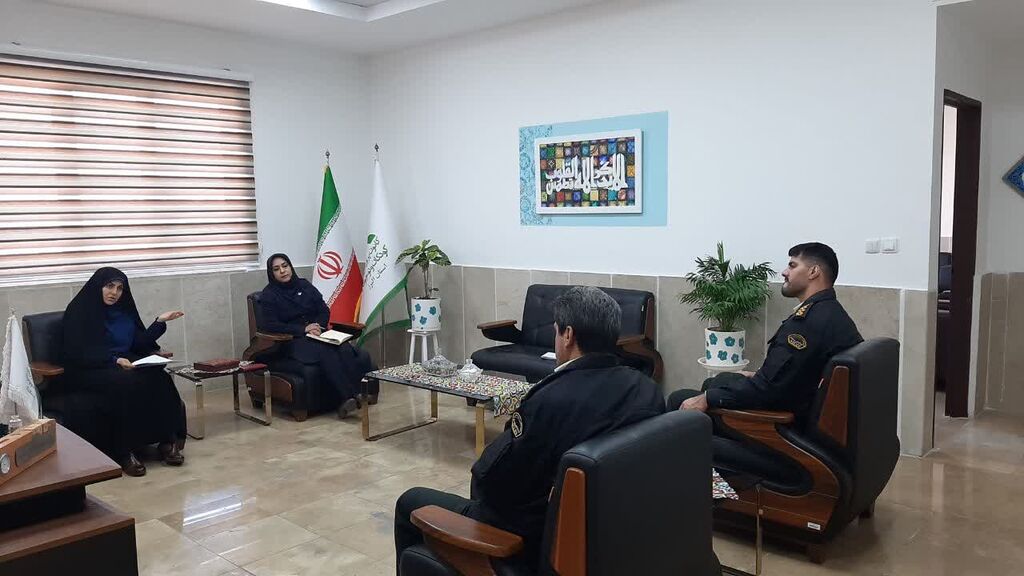 جلسه بررسی زمینههای مشارکت نیروی انتظامی استان در جشنواره قصهگویی کانون استان البرز