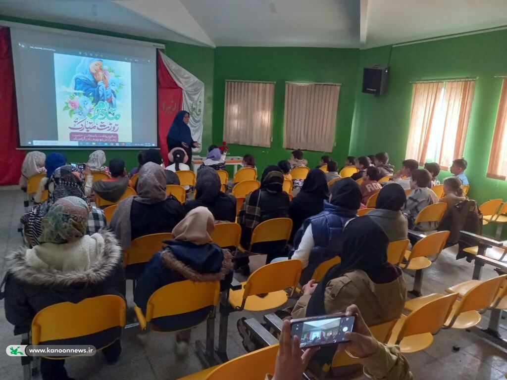اجرای پویش تسبیح با رایحه مادرانه در مراکز فرهنگی- هنری کانون همدان