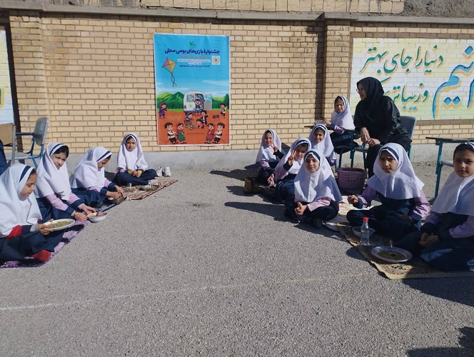 کتاب‌خانه‌ی سیار روستایی فریدون‌شهر؛ پُل جشنواره بازی‌های بومی و محلی به دوردست‌ترین روستاها و مناطق عشایری