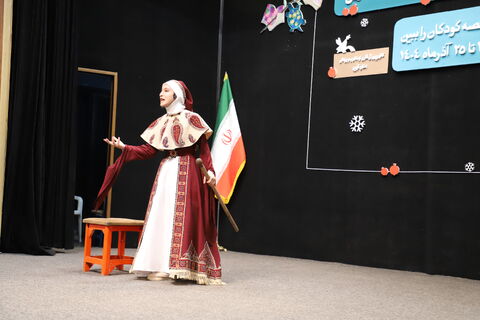چند نما از دومین روز از برگزاری مرحله استانی بیست و پنجمین جشنواره بین المللی قصه‌گویی در کانون قزوین