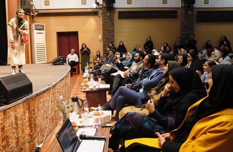 چند نما از دومین روز از برگزاری مرحله استانی بیست و پنجمین جشنواره بین المللی قصه‌گویی در کانون قزوین