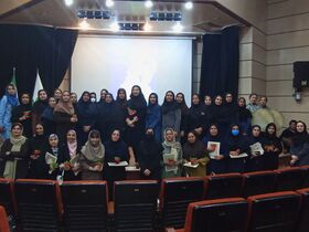 ویژه برنامه میلاد حضرت فاطمه زهرا(س) تحت عنوان "روشنای مهر" در کانون هرمزگان برگزار شد