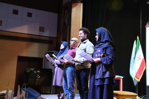 چند نما از برگزاری آیین اختتامیه رده استانی بیست و هفتمین جشنواره بین المللی قصه‌گویی در کانون قزوین