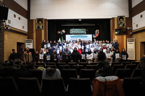 چند نما از برگزاری آیین اختتامیه رده استانی بیست و هفتمین جشنواره بین المللی قصه‌گویی در کانون قزوین