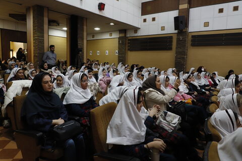 چند نما از برگزاری آیین اختتامیه رده استانی بیست و هفتمین جشنواره بین المللی قصه‌گویی در کانون قزوین