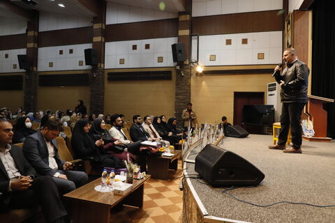 چند نما از برگزاری آیین اختتامیه رده استانی بیست و هفتمین جشنواره بین المللی قصه‌گویی در کانون قزوین