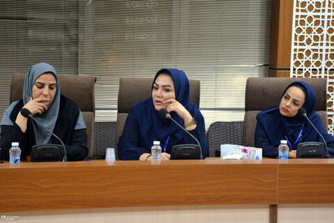 نشست صمیمی معاون فرهنگی کانون با کارشناسان آموزش و پژوهش کشور در جشنواره ملی پژوهش