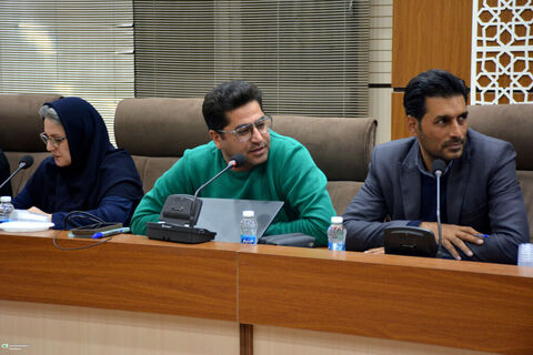 نشست صمیمی معاون فرهنگی کانون با کارشناسان آموزش و پژوهش کشور در جشنواره ملی پژوهش