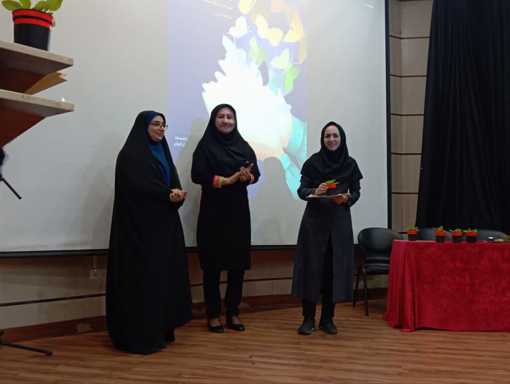 ویژه برنامه میلاد حضرت فاطمه زهرا(س) تحت عنوان "روشنای مهر" در کانون هرمزگان برگزار شد