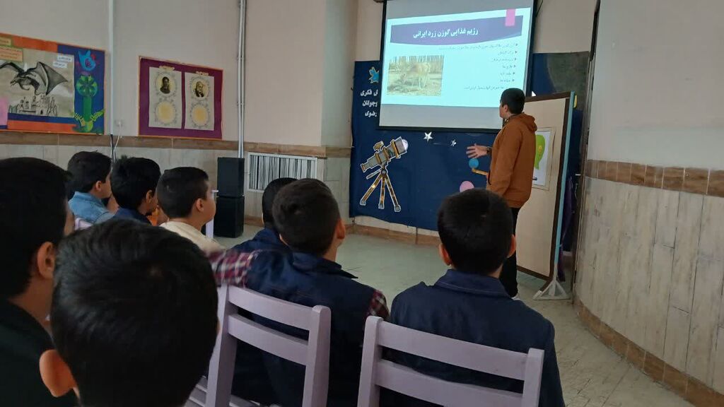 فعالیت اعضای نوجوان مرکز ۸ مشهد همزمان با هفته پژوهش