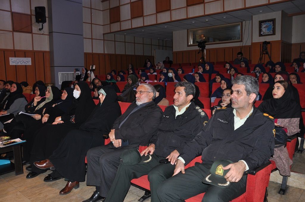 حضور مدیرکل اداره حفظ آثار و نشر ارزشهای دفاع مقدس و مقاومت استان البرز در مرحله استانی بیستوهفتمین جشنواره بینالمللی قصهگویی البرز