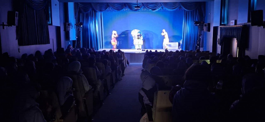 دو نمایش"داشت عباسقلی‌خان پسری" و " مسافر اشتباهی" در مراکز گزوبرخوار و  شاهین‌شهر اجرا می‌گردد