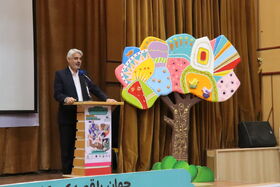 قصه‌گویی علاوه برانتقال ارزش‌ها و هنجارهای فرهنگی،زمینه‌سازرشداجتماعی، خلاقیت،همدلی ومهارت درنسل آینده است.