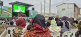 شادی و نشاط، هدیه تماشاخانه سیار کانون به کودکان روستای دهنه گمیشان