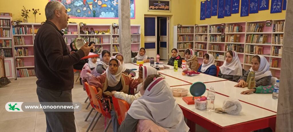 بازدید علمی و آموزشی دانش‌آموزان پایه سوم دبستان از مرکز علوم و فناوری‌های نوین سنندج