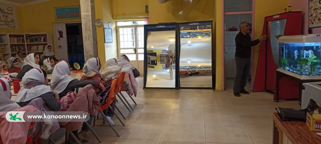 بازدید علمی و آموزشی دانش‌آموزان پایه سوم دبستان از مرکز علوم و فناوری‌های نوین سنندج