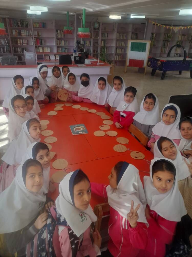 کانون مرکز آباده کودکان را با برنامههای کتابمحور در مسیر رشد اخلاقی همراه کرد