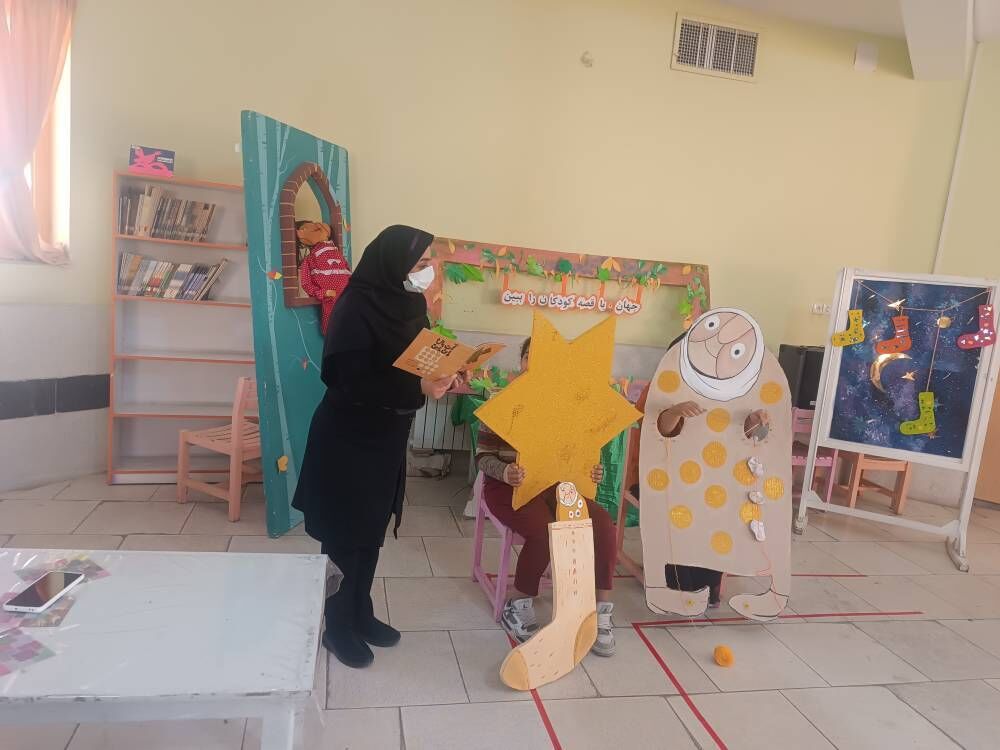 کتاب‌ها روی صحنه خیال؛ اجرای طرح «کتاب‌نما» در مراکز کانون استان فارس