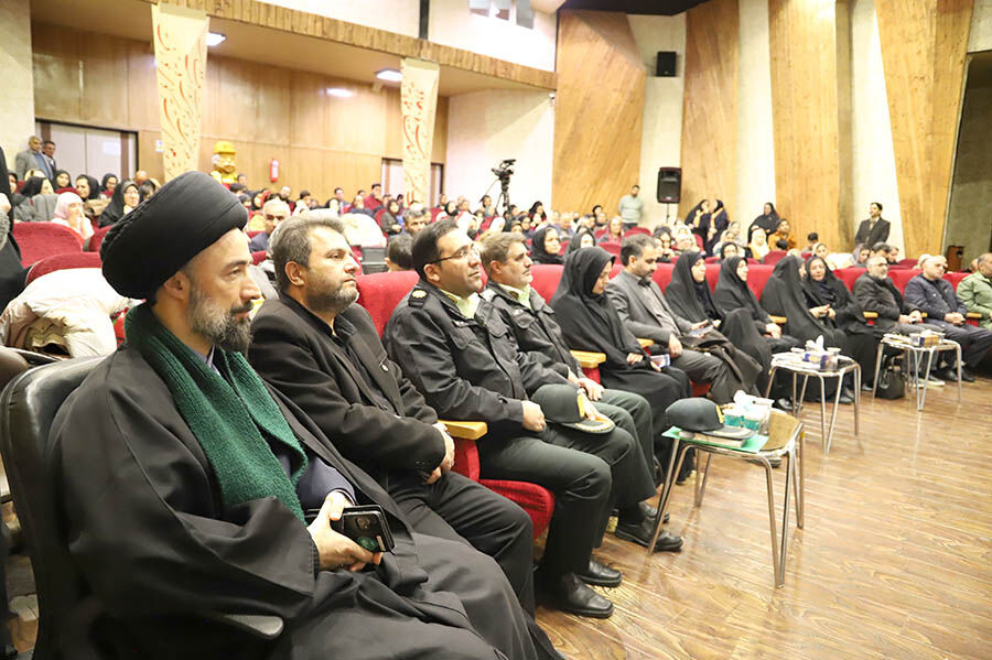 مدیرکل کانون اردبیل: قصه‌گویی پیوند عاطفی میان والدین و فرزندان را تقویت می‌کند