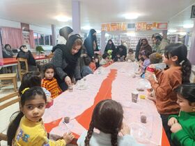 کودکان نوباوه با کاشت دانه و قصه‌گویی علم را تجربه کردند