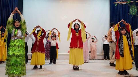 کرمانشاه.  اجرای دو سرود