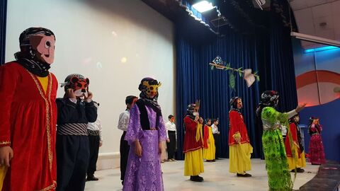 کرمانشاه.  اجرای دو سرود