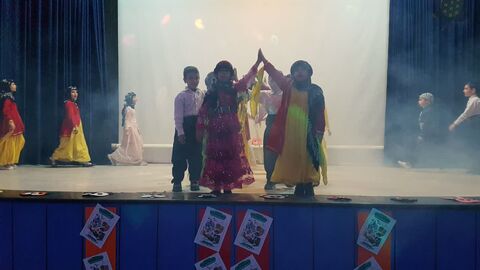 کرمانشاه.  اجرای دو سرود