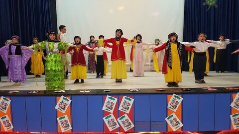 کرمانشاه.  اجرای دو سرود