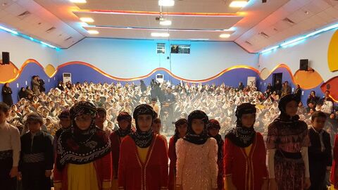 کرمانشاه.  اجرای دو سرود