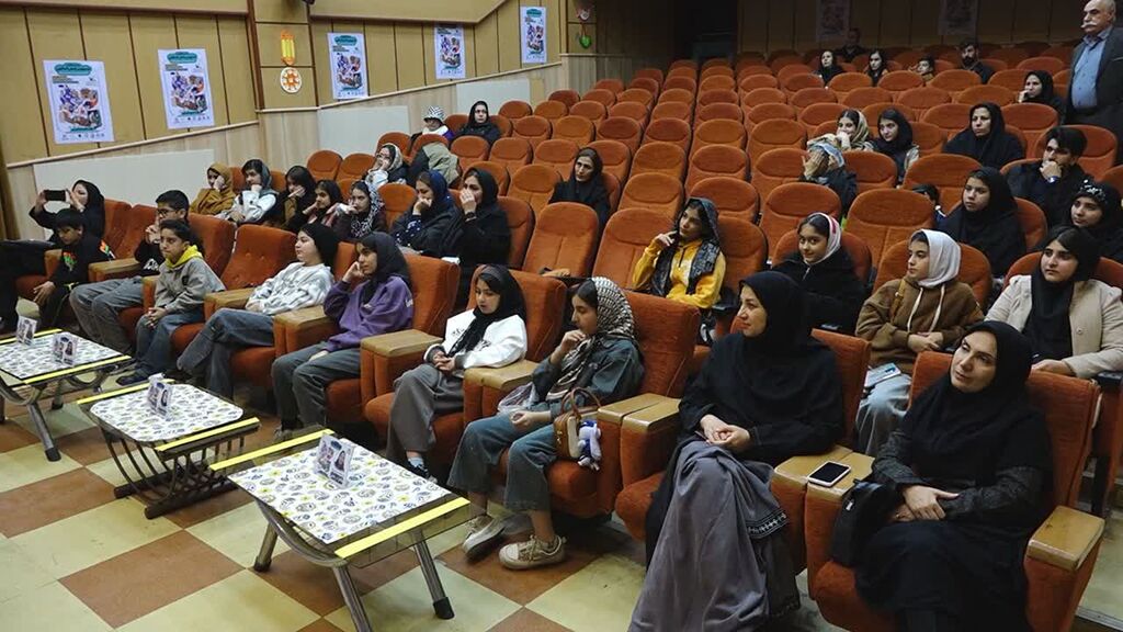 قصه مرزندارد وتابی نهایت این جهان هستی را،باکلام قصه گو می پیماید تا صدای کودکان باشد