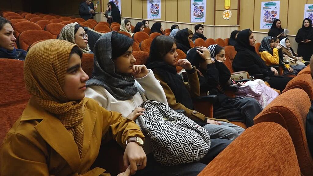 قصه مرزندارد وتابی نهایت این جهان هستی را،باکلام قصه گو می پیماید تا صدای کودکان باشد