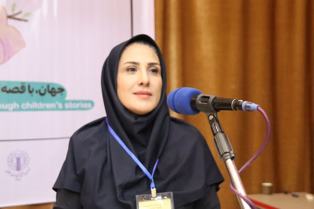 قصه مرزندارد وتابی نهایت این جهان هستی را،باکلام قصه گو می پیماید تا صدای کودکان باشد