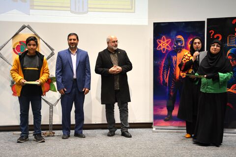 آیین تجلیل از برگزیدگان هفدهمین جشنواره هفته پژوهش کانون استان قم