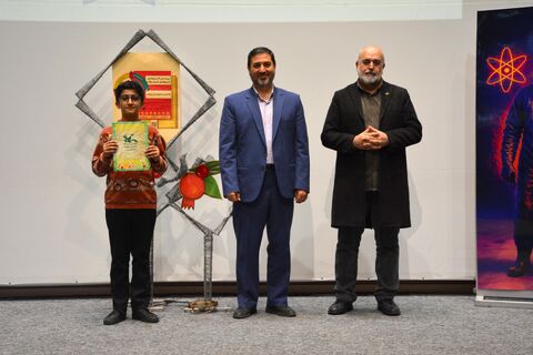 آیین تجلیل از برگزیدگان هفدهمین جشنواره هفته پژوهش کانون استان قم