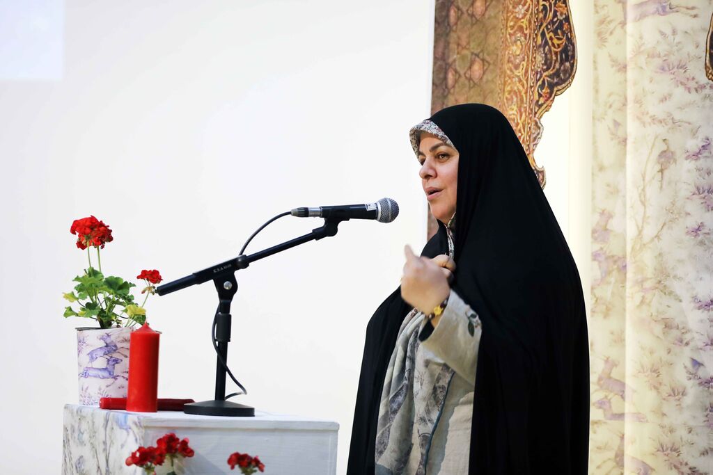اختتامیه مرحله استانی جشنواره بین المللی قصهگویی در سالن غدیر برگزار شد اجرای ویژهبرنامههای فرهنگی و هنری مربیان در نمایشگاه کتاب کانون