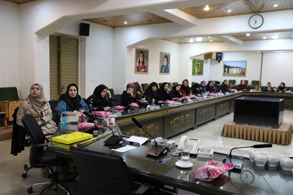 نشست مربیان کانون استان تهران با محوریت شیوه‌های صحیح نقالی