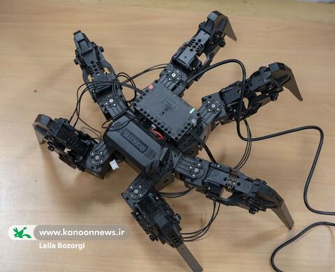 بازدید اعضای نوجوان کانون مرکزی از دانشگاه شریف