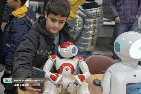 بازدید اعضای نوجوان کانون مرکزی از دانشگاه شریف