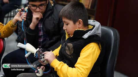 بازدید اعضای نوجوان کانون مرکزی از دانشگاه شریف