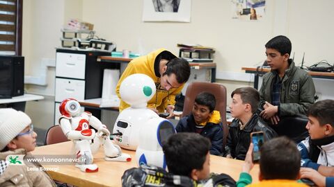 بازدید اعضای نوجوان کانون مرکزی از دانشگاه شریف