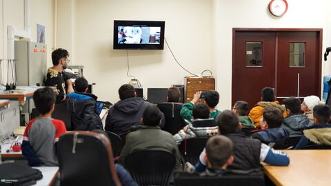 بازدید اعضای نوجوان کانون مرکزی از دانشگاه شریف