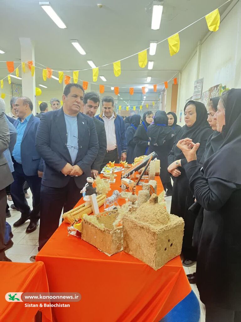 برگزاری نمایشگاه دستسازههای خلاق اعضای کانون در دانشگاه اسلامی واحد زابل