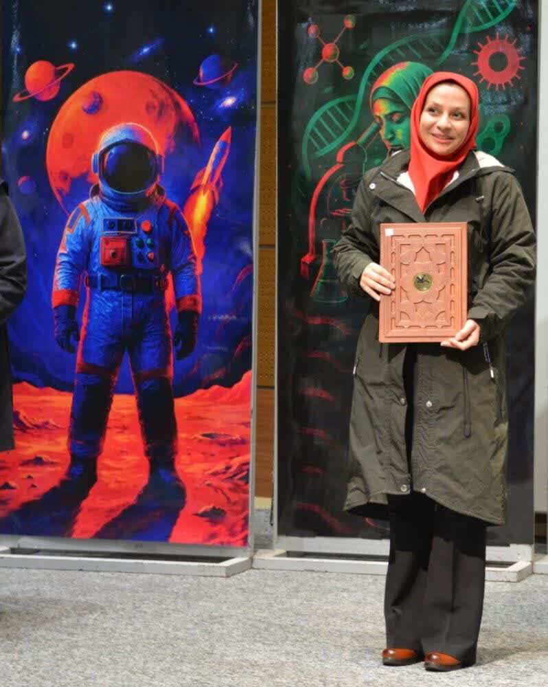 افتخارآفرینی مسئول مرکز هشتگرد در هفدهمین جشنواره ملی پژوهش