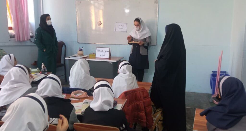 مرکز قصرشیرین با برنامههای هفته پژوهش در مدارس