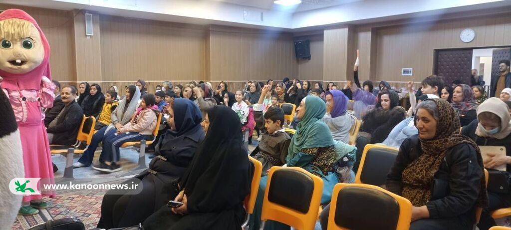 «سفره یلدایی خانه مهر و امید»؛ نماد هم‌افزایی فرهنگی کانون پرورش فکری کودکان و نوجوانان و کمیته امداد اما خمینی (ره) استان کردستان